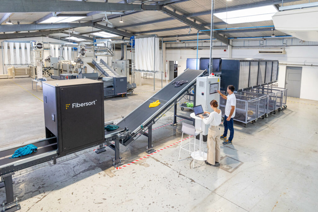 Ligne Fibersort Valvan de tri textile par spectroscopie NIR en environnement industriel