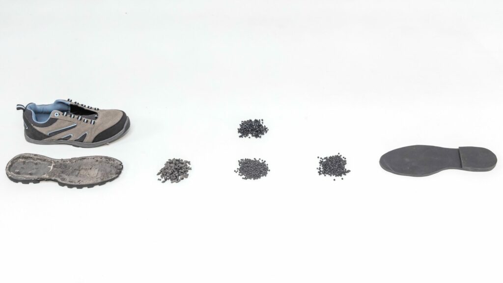 Démantèlement de chaussure et recyclage de semelle en granulés sur ligne pilote CETIA